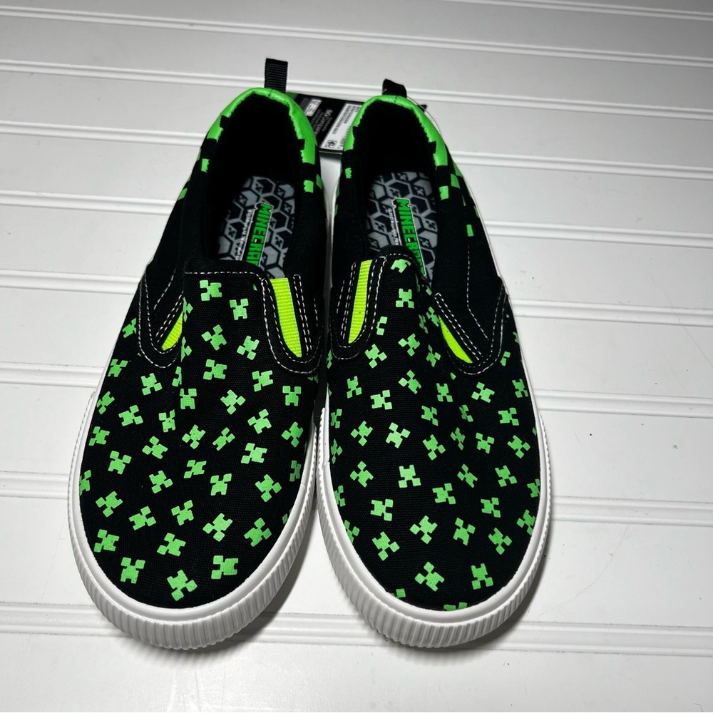 Minecraft Kids Sneakers Size 2 Black/Green Slip On NWT